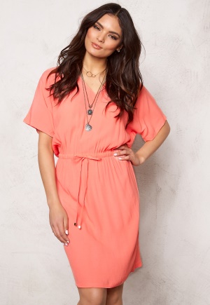 SOAKED IN LUXURY Allie Dress Shell Pink L
