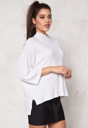 SOAKED IN LUXURY Juliette Pullover Lily White XS