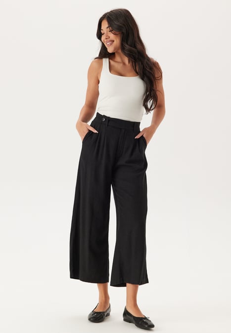 Happy Holly Linen Pants