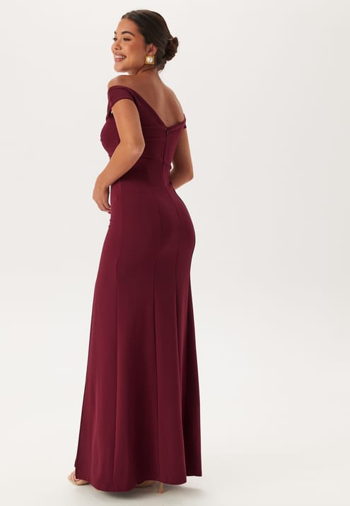 Bubbleroom Occasion Twist Off Shoulder Gown