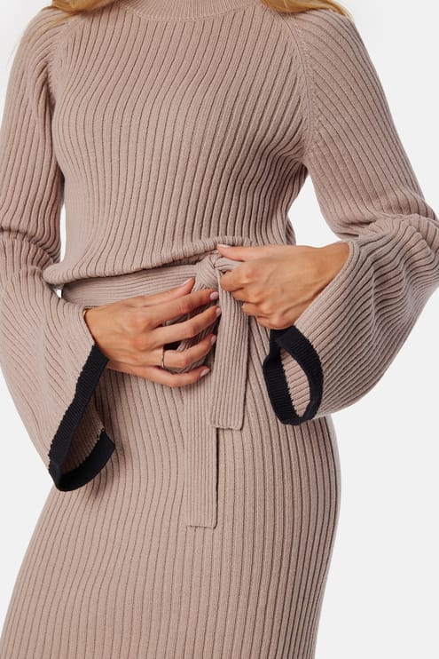 BUBBLEROOM Round Neck Rib Knitted Maxi Dress 