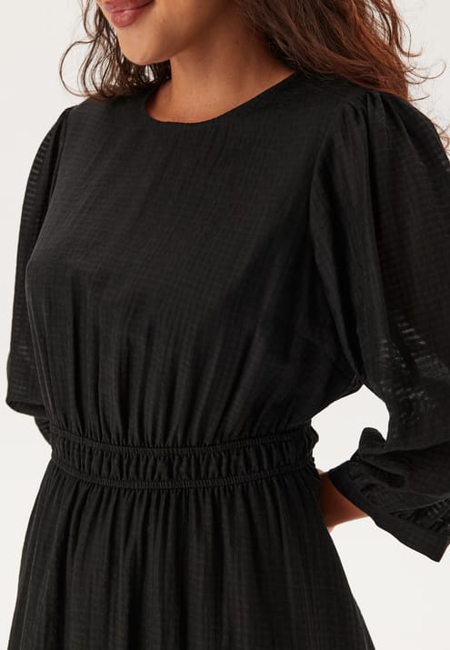 Happy Holly Balloon Sleeve Structured Midi Dress