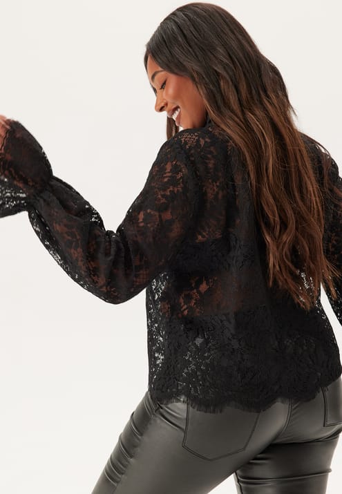 Happy Holly Buttoned Lace Shirt