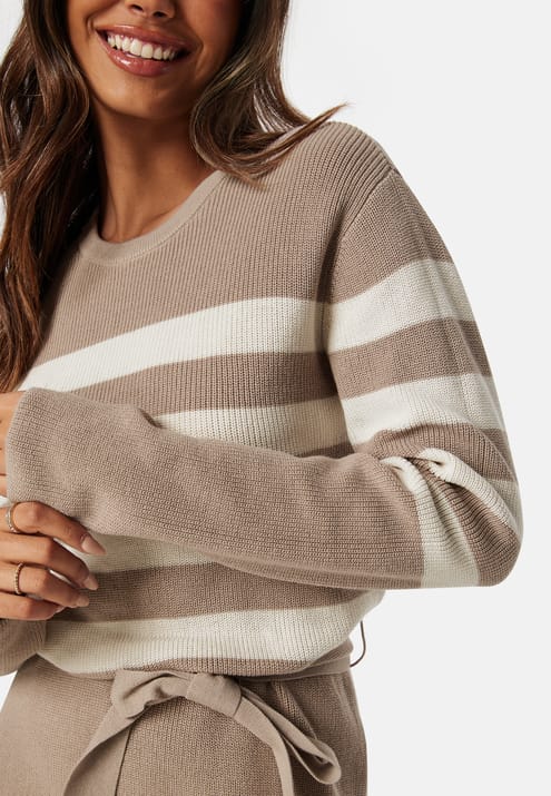 Happy Holly Striped O-neck  Knitted Dress