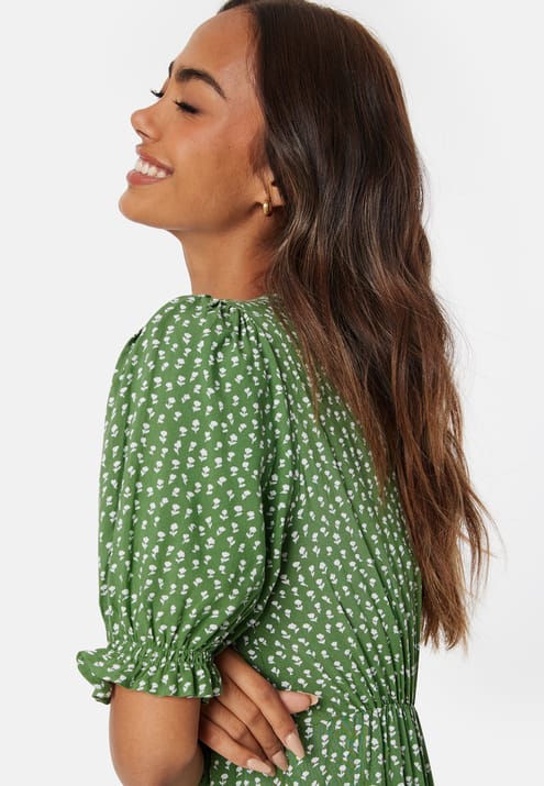Happy Holly Puff Sleeve Viscose Midi Dress