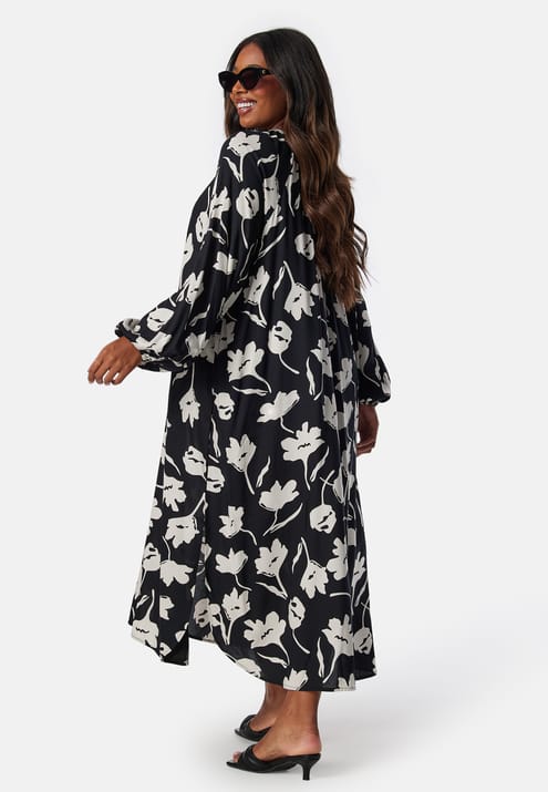 Happy Holly V-neck Raglan Viscose Dress
