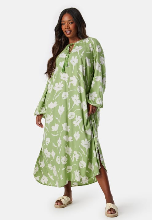 Happy Holly V-neck Raglan Viscose Dress