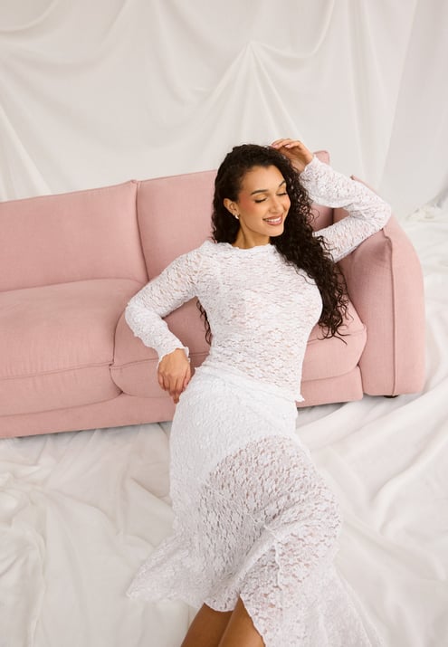 BUBBLEROOM Asymmetric Lace Skirt