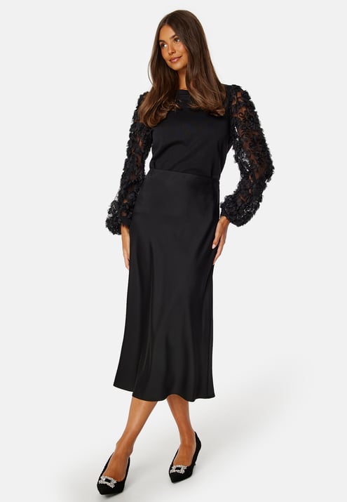 BUBBLEROOM Midi Satin Skirt