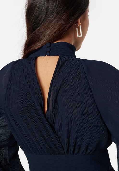 Bubbleroom Occasion Structured high neck midi dress
