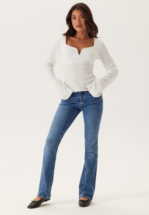 BUBBLEROOM Structured V-Neck Top