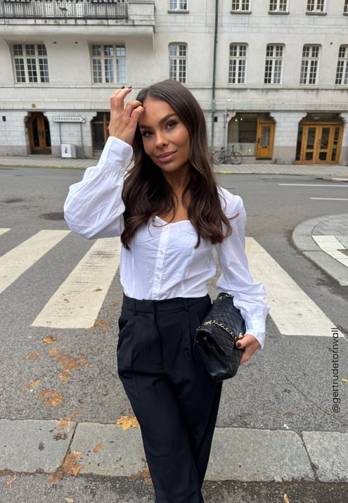 BUBBLEROOM Sweetheart Neck Poplin Shirt