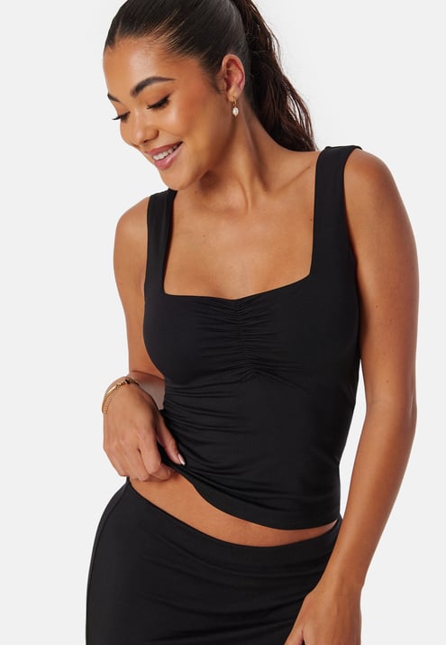 BUBBLEROOM Sweetheart Neckline Tank Top