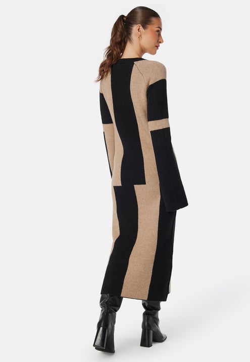 BUBBLEROOM V-neck Knitted Midi Dress