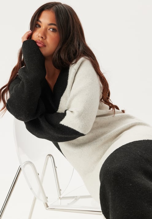 BUBBLEROOM V-neck Knitted Midi Dress