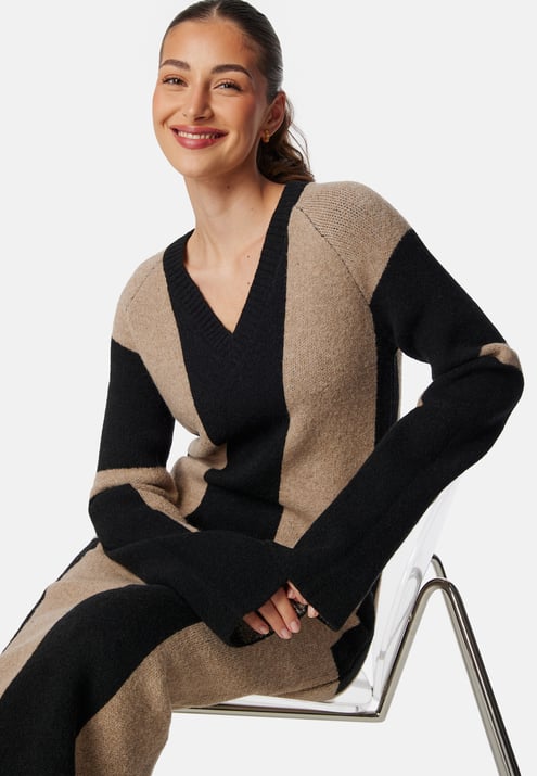 BUBBLEROOM V-neck Knitted Midi Dress