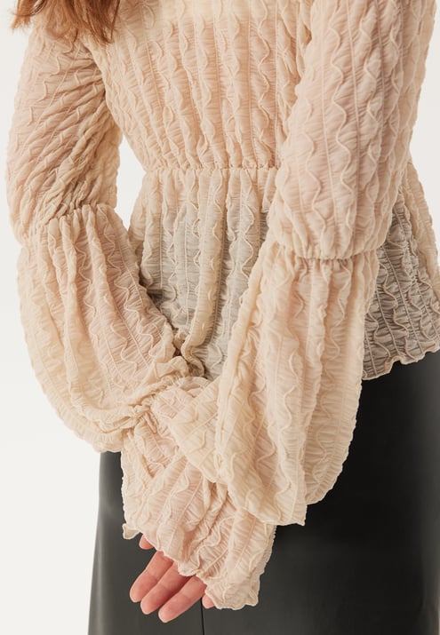 BUBBLEROOM V-Neck Flounce Blouse