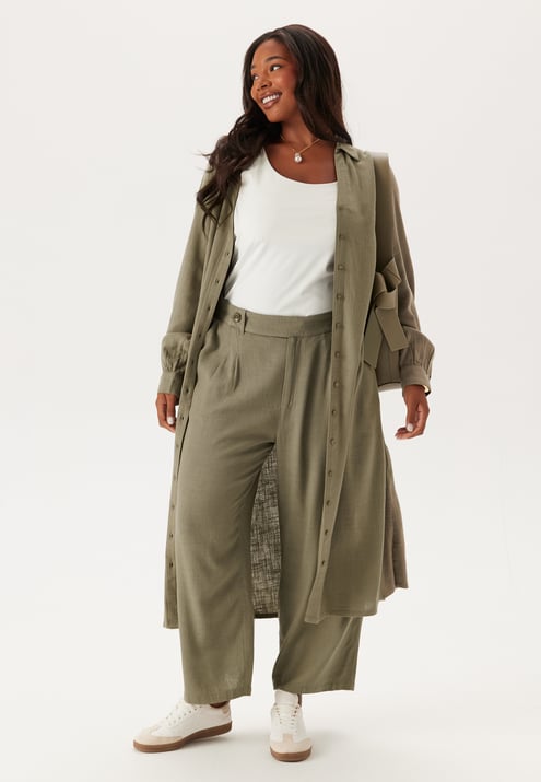 Happy Holly Linen Pants