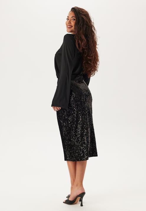 Happy Holly Sequin Trumpet Sleeve Midi Dress