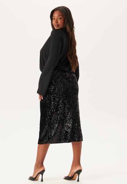 Happy Holly Sequin Trumpet Sleeve Midi Dress