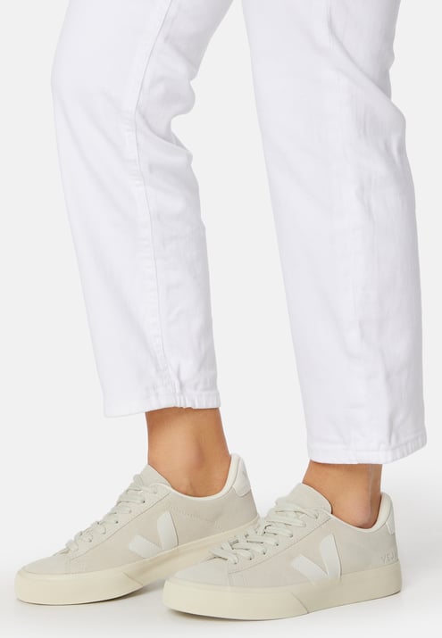 VEJA Campo Leather Sneaker