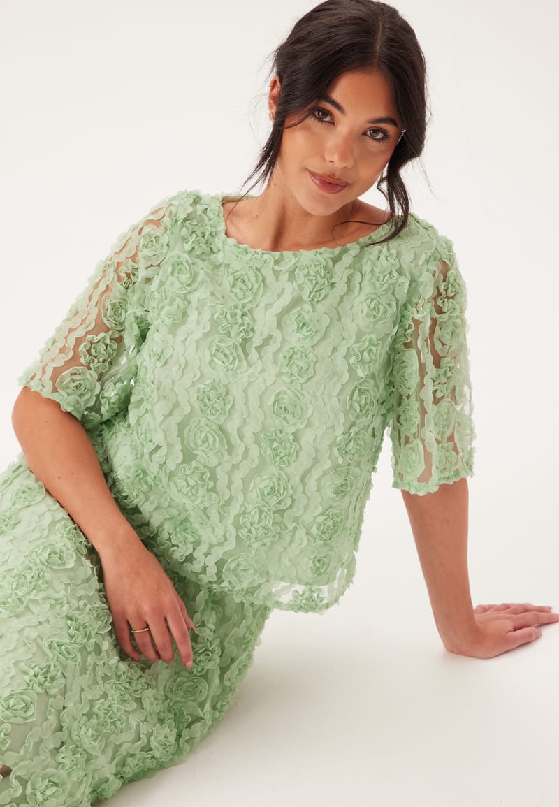 BUBBLEROOM 3D Flower Short Sleeve Blouse