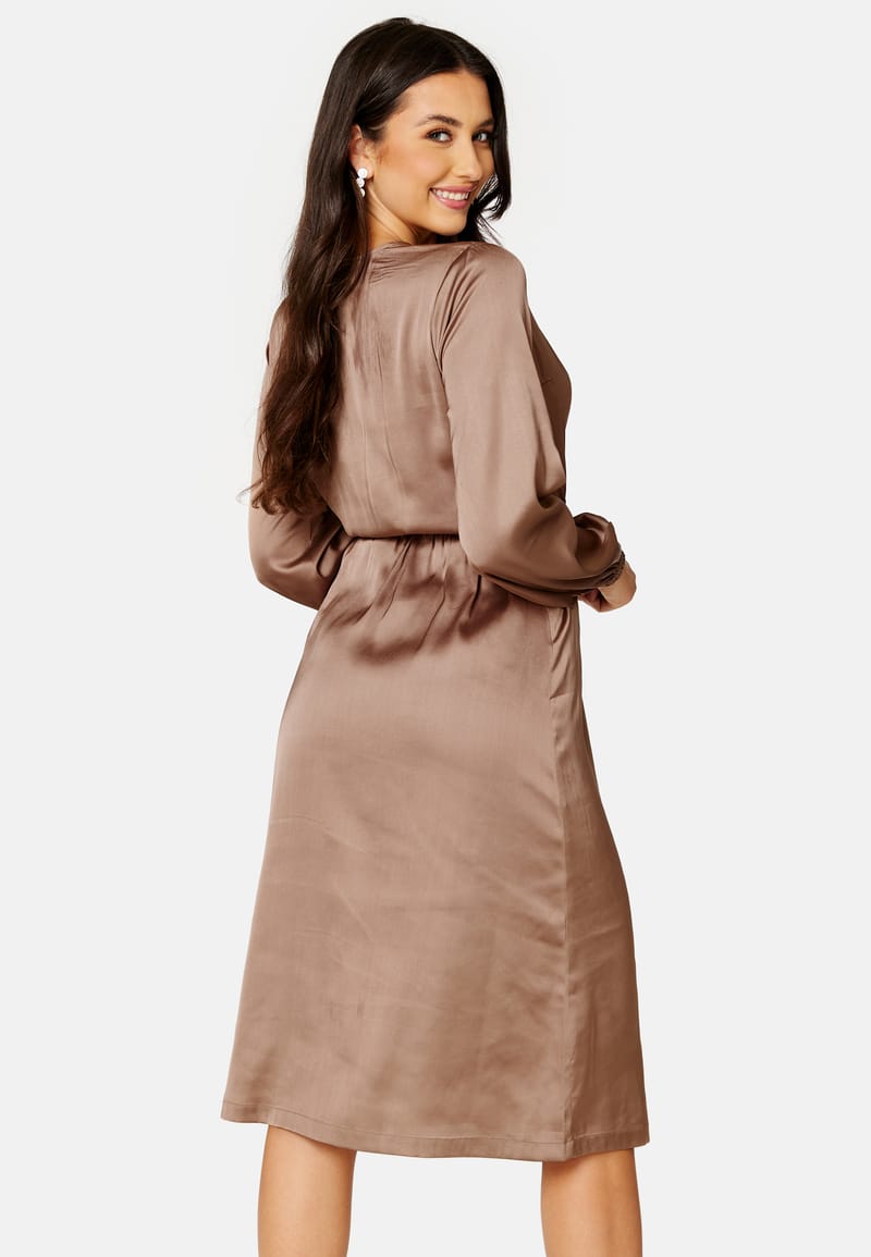 BUBBLEROOM Gisele Satin Midi Dress
