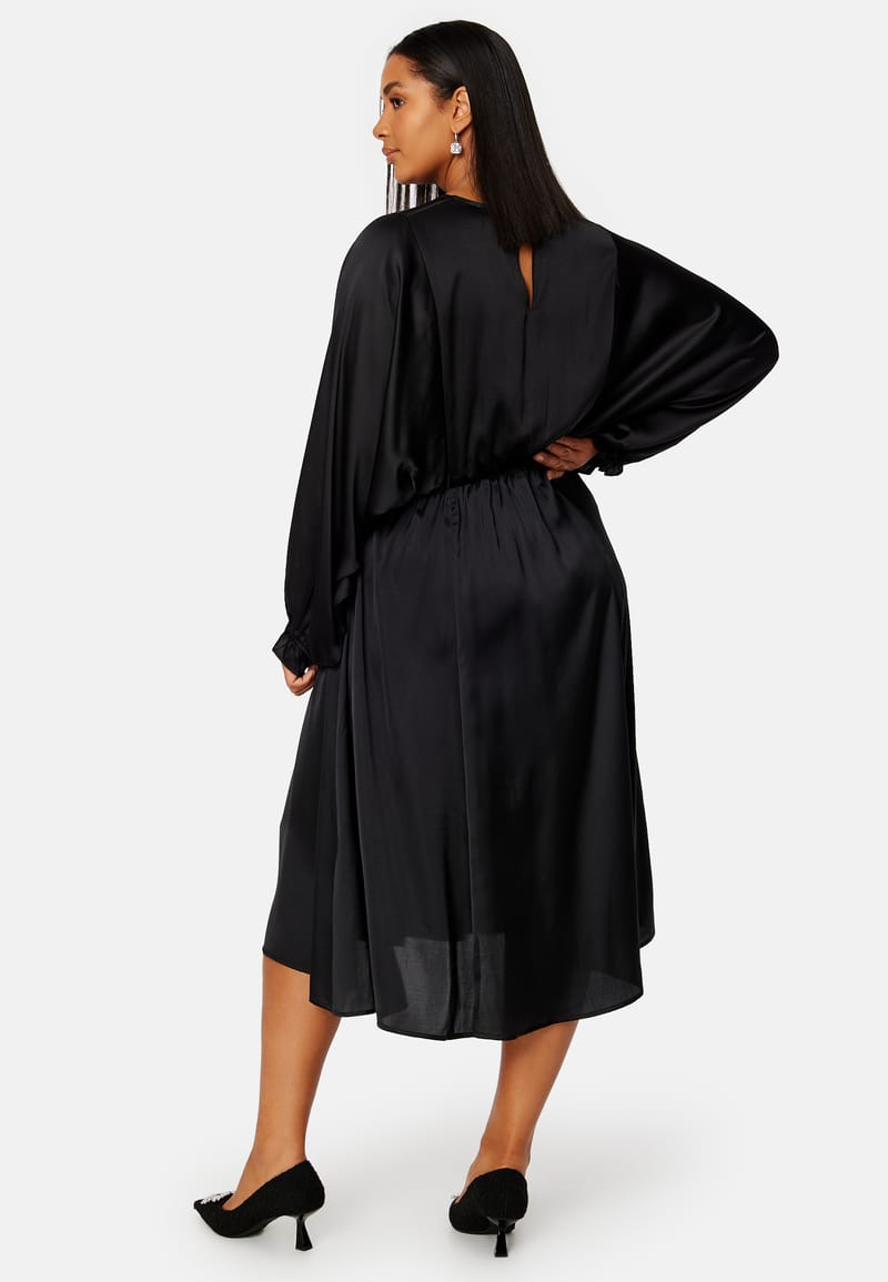 Bubbleroom Occasion Khrista Satin Dress