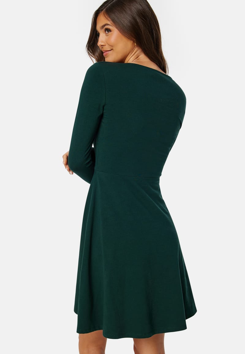 BUBBLEROOM Square V-neck L/S Skater Dress