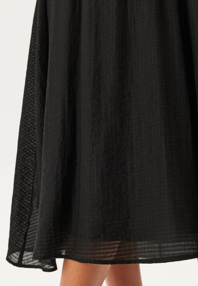 Happy Holly Balloon Sleeve Structured Midi Dress