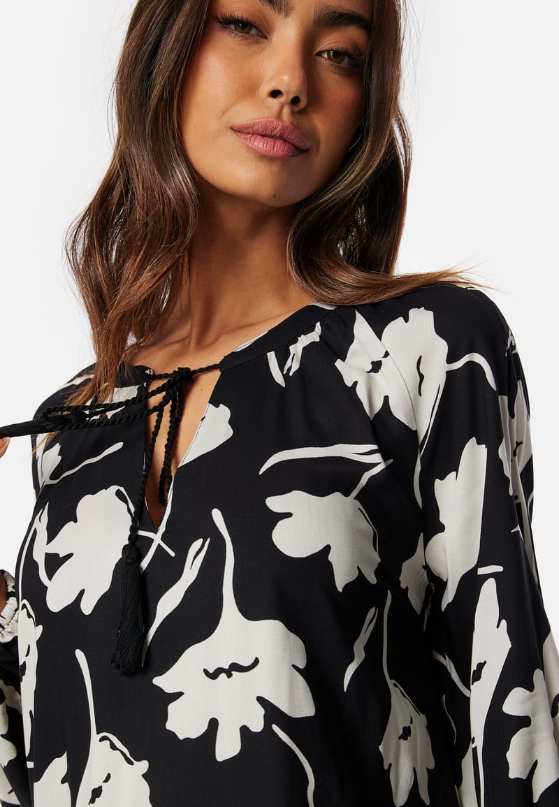 Happy Holly V-neck Raglan Viscose Dress