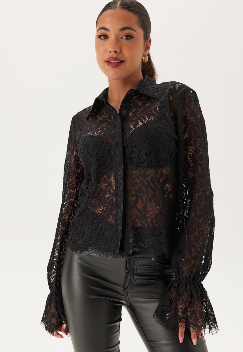 Happy Holly Buttoned Lace Shirt
