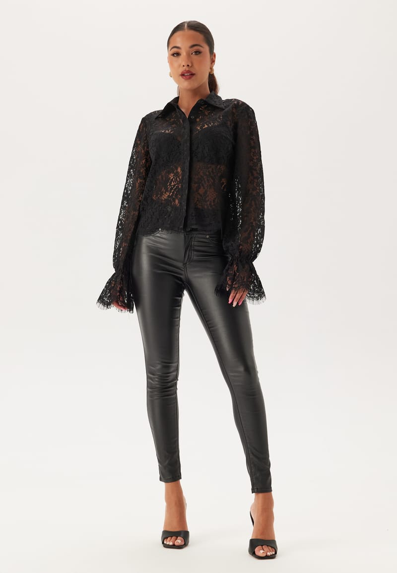 Happy Holly Buttoned Lace Shirt