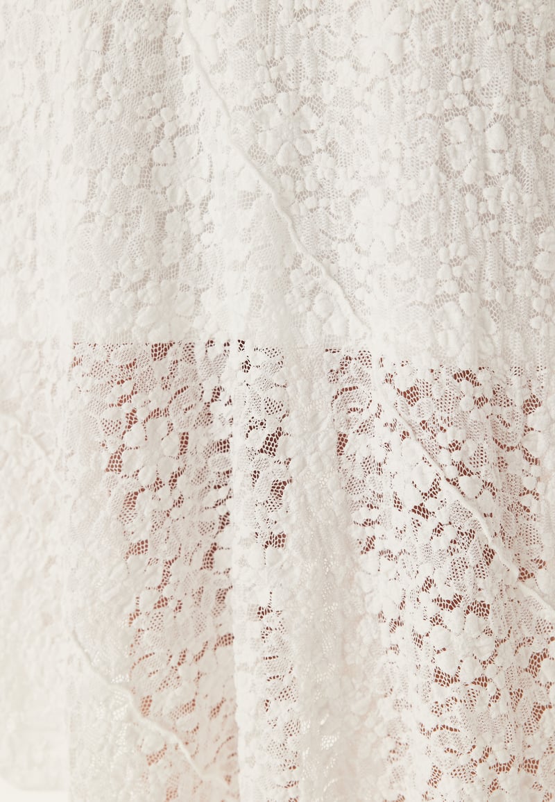 BUBBLEROOM Asymmetric Lace Skirt