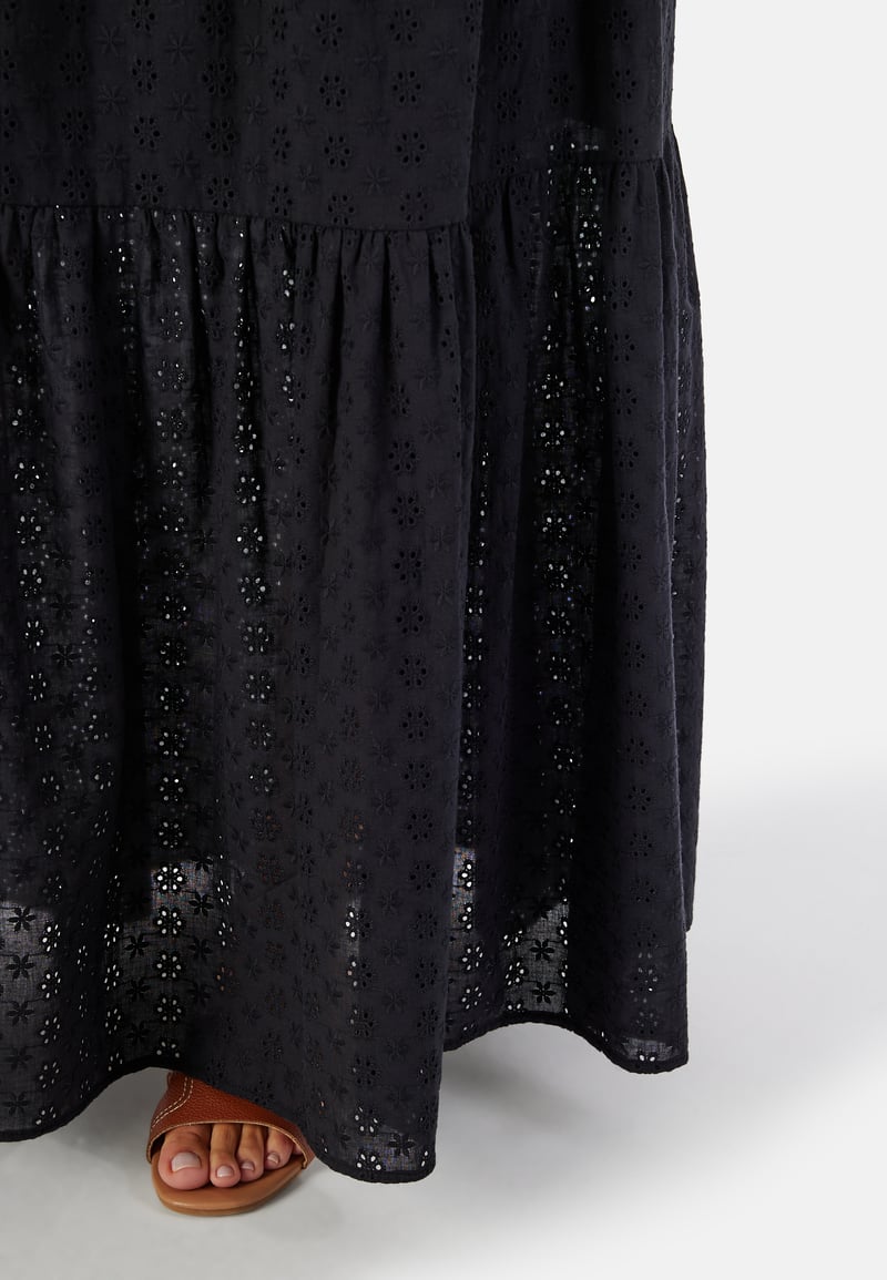 BUBBLEROOM Broderie Anglaise Maxi Skirt