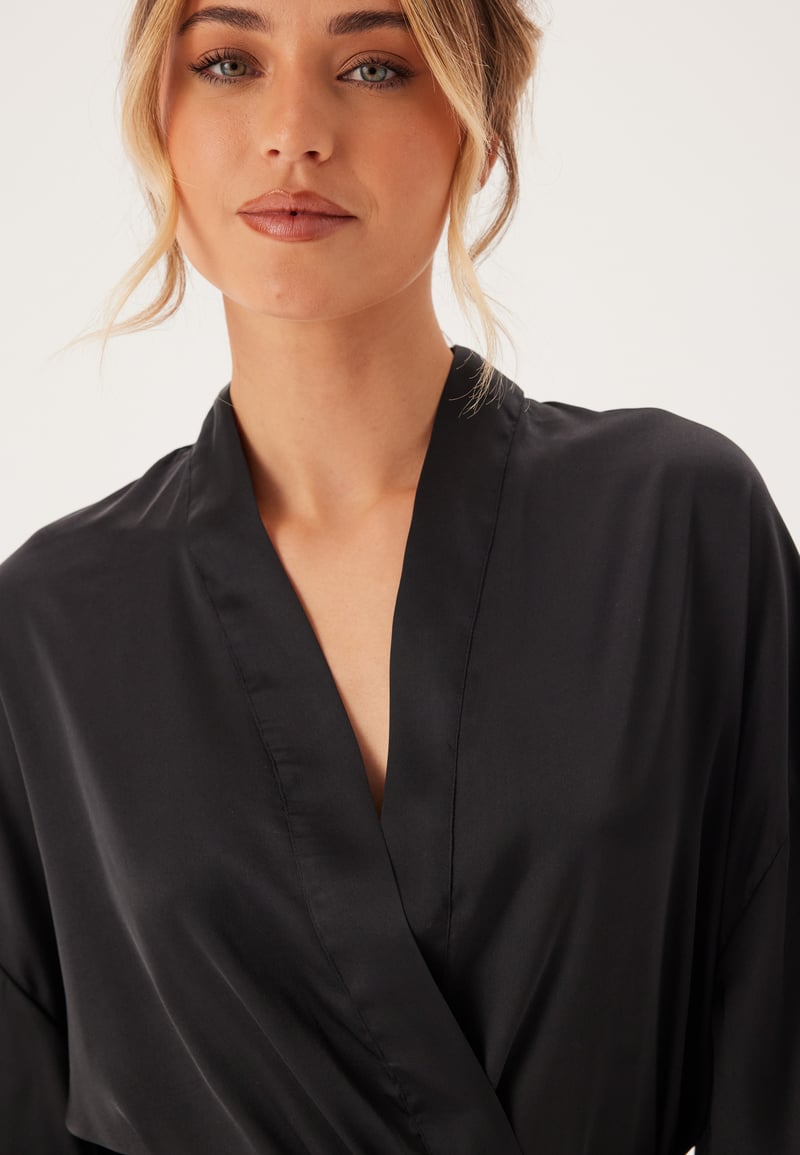 BUBBLEROOM Frill Robe 
