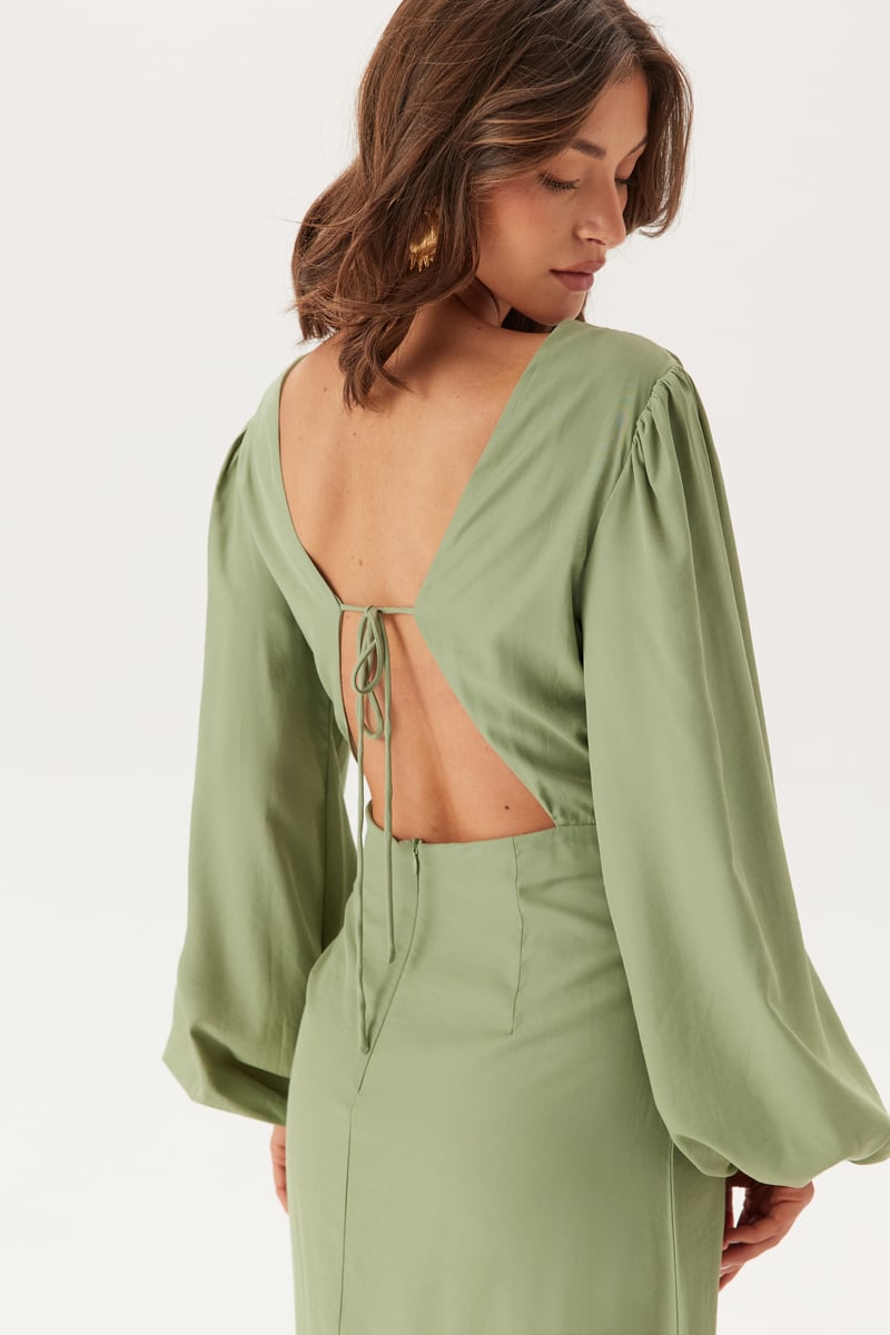 Bubbleroom Occasion Balloon Sleeve Wrap Gown