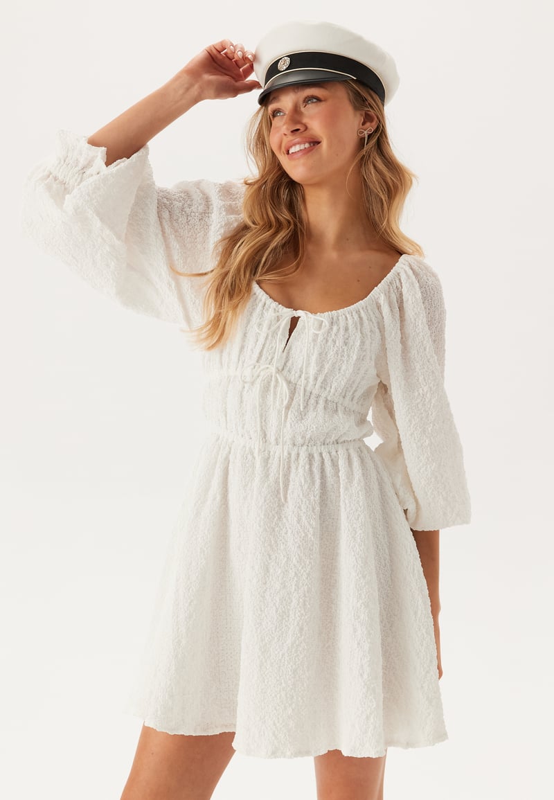 Bubbleroom Occasion Diamond Neck Dress