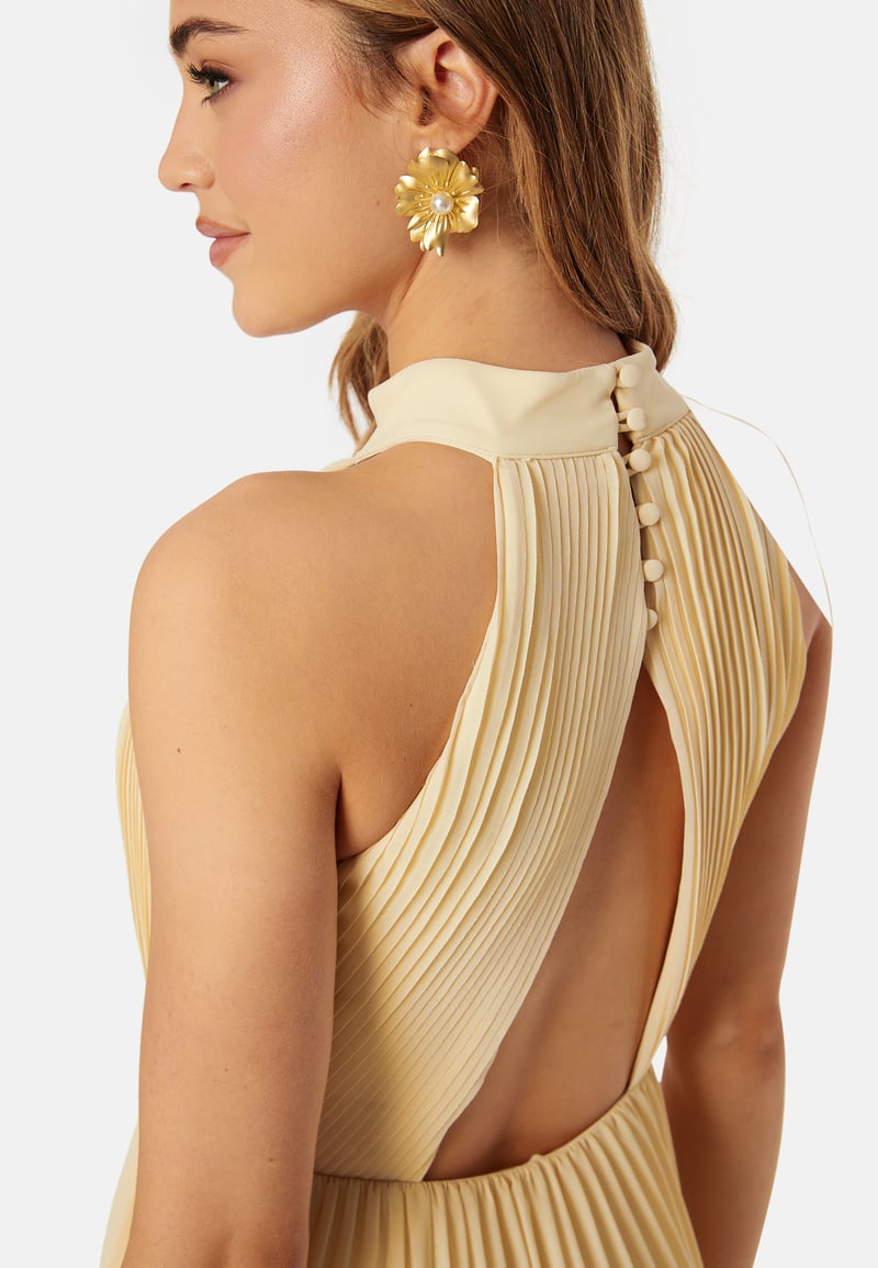 Bubbleroom Occasion Pleated Halter Neck Gown