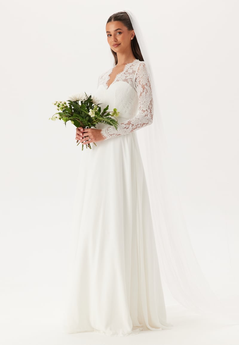 Bubbleroom Occasion  Scallop V-Neck Lace Gown