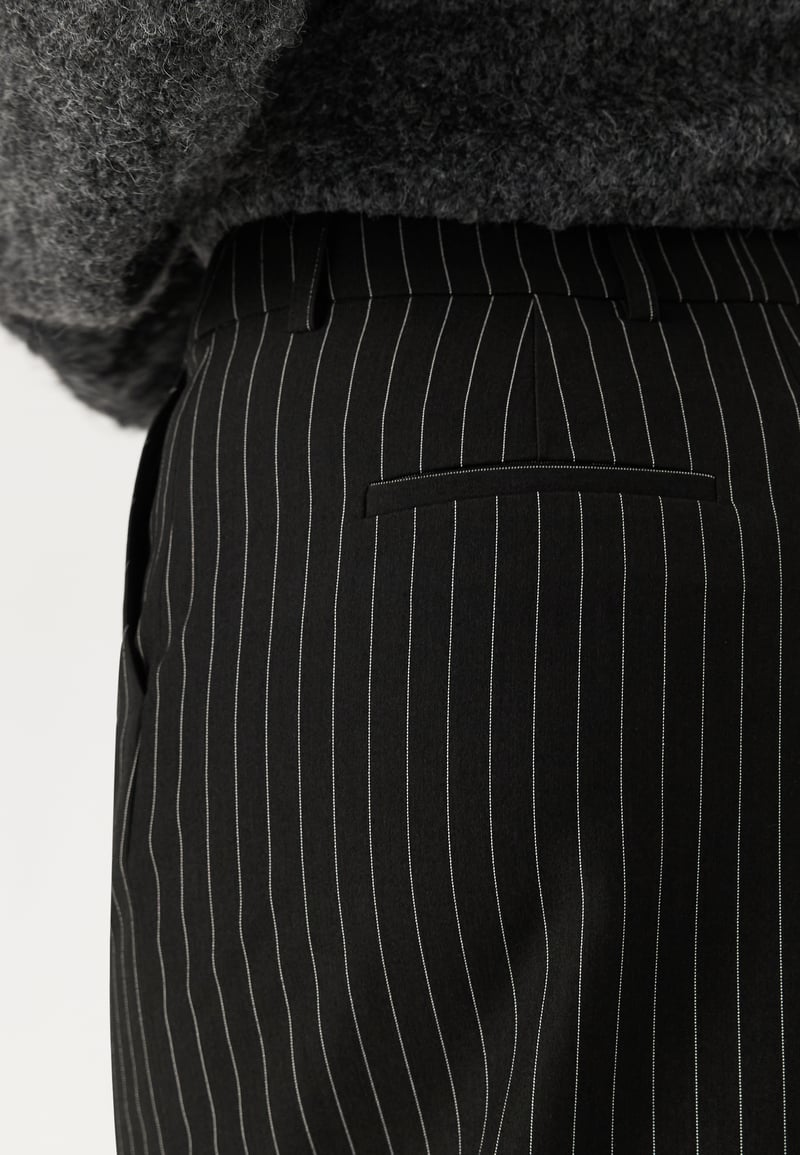 BUBBLEROOM Slit Tailored Skirt