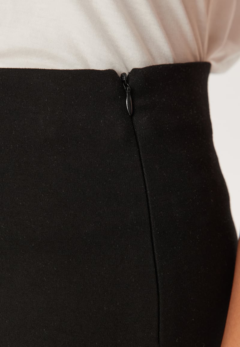 BUBBLEROOM Soft Midi Skirt