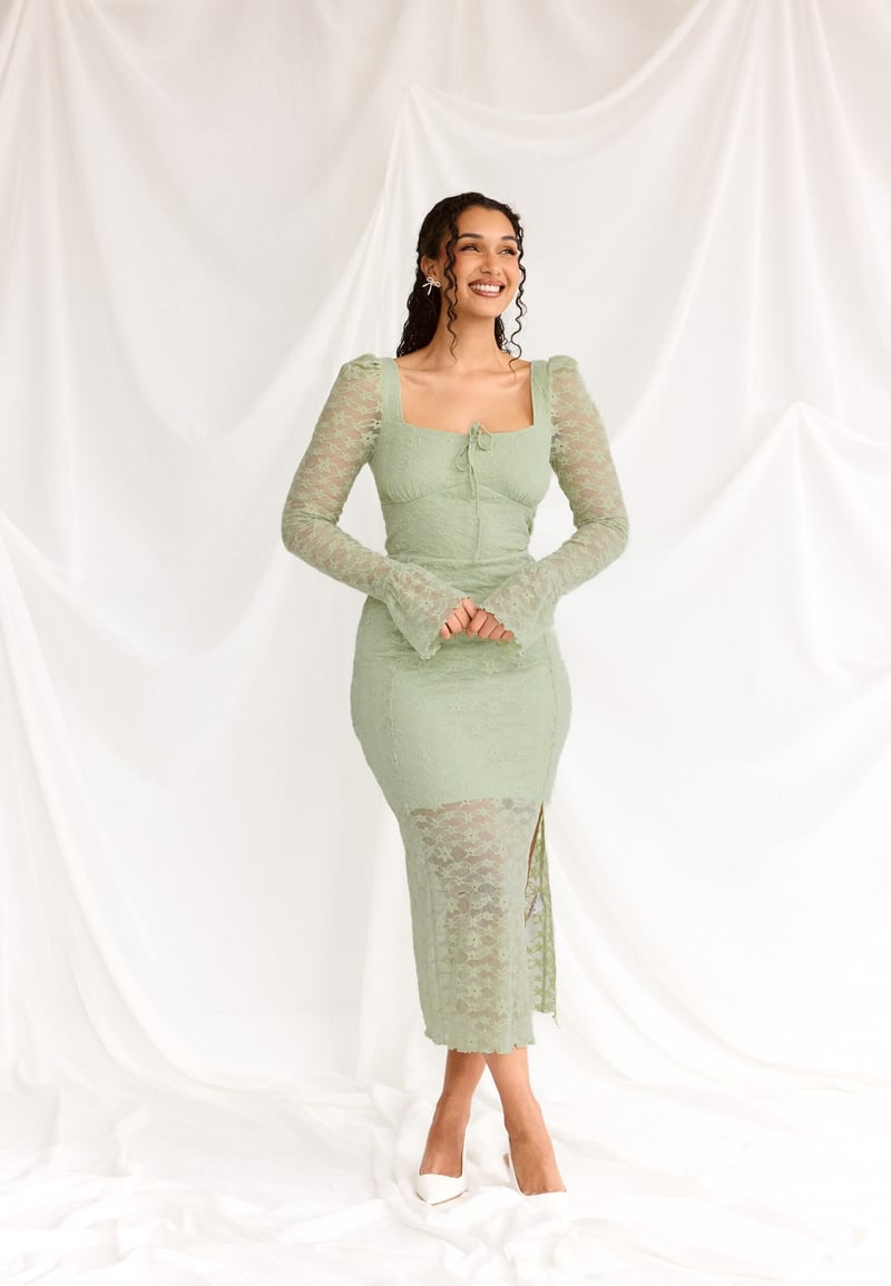 BUBBLEROOM Square Neck Lace Dress