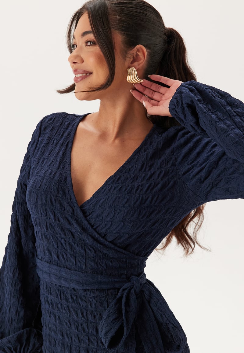 BUBBLEROOM Structure Wrap Dress