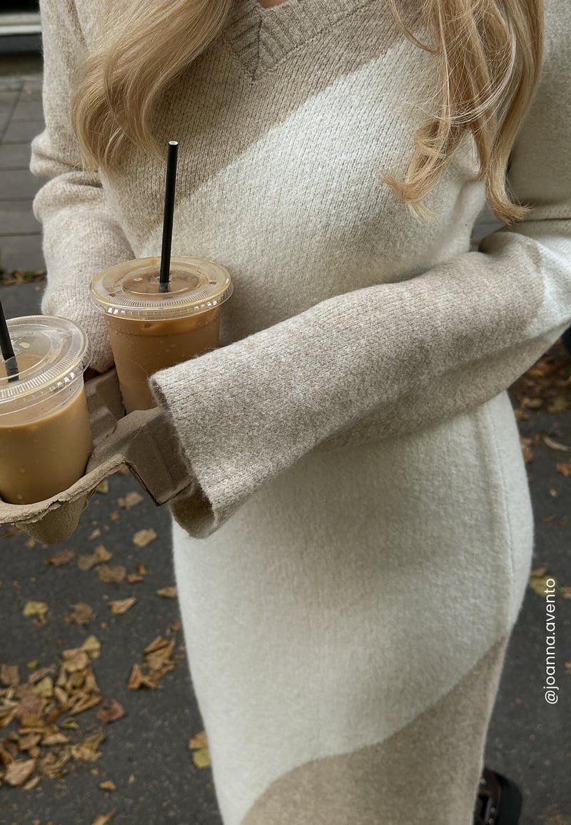 BUBBLEROOM V-neck Knitted Midi Dress