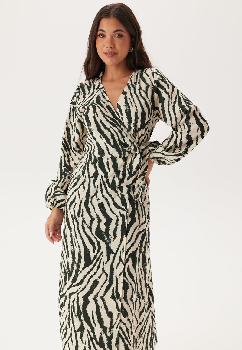 BUBBLEROOM Wrap Dress