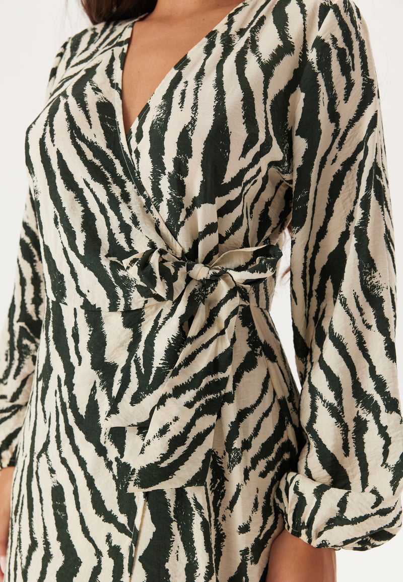 BUBBLEROOM Wrap Dress