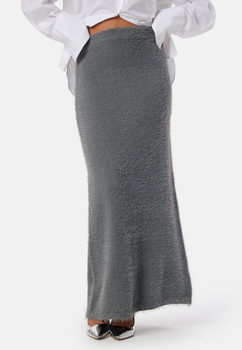 BUBBLEROOM Fluffy Knitted Maxi Skirt