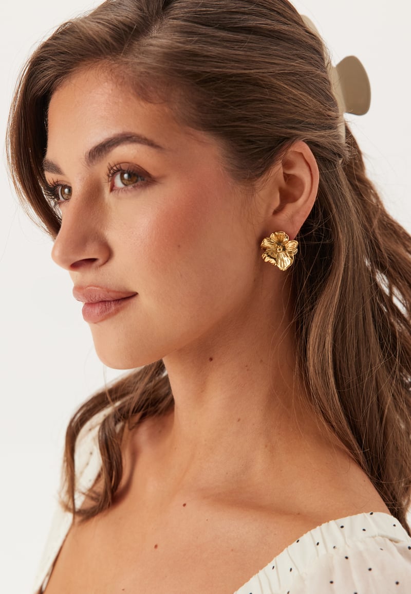 BY JOLIMA Daisy Earring