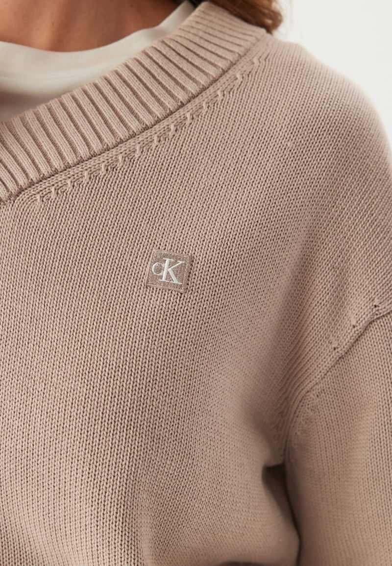 Calvin Klein Jeans Ck Embro Badge V-neck Sweater